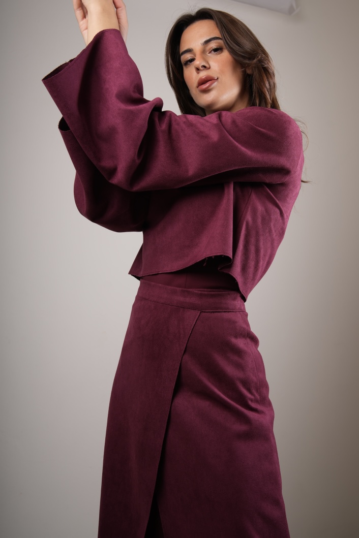 Alternative view of Alira - Maroon