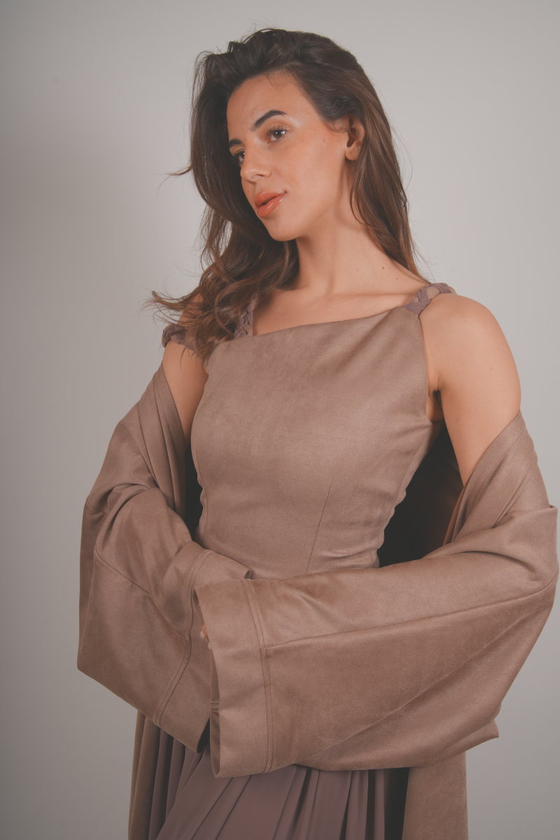 Alternative view of Liya - Mocha